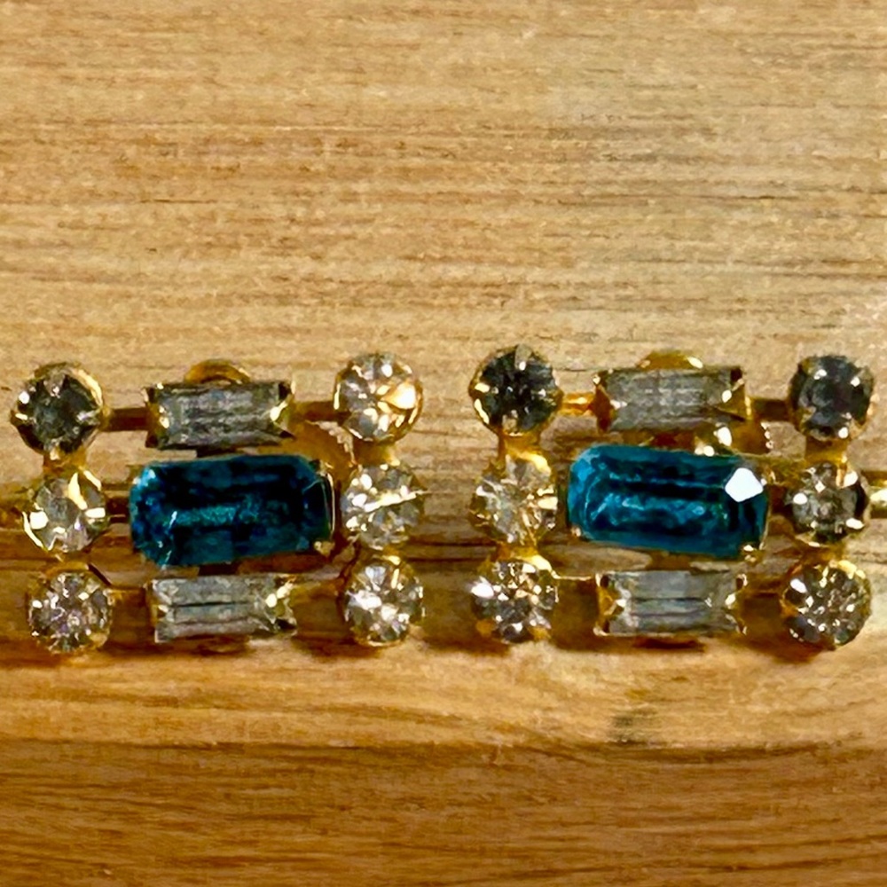 Bugbee and Niles Gold-Tone Blue Crystal Cluster Screw-Back Earrings